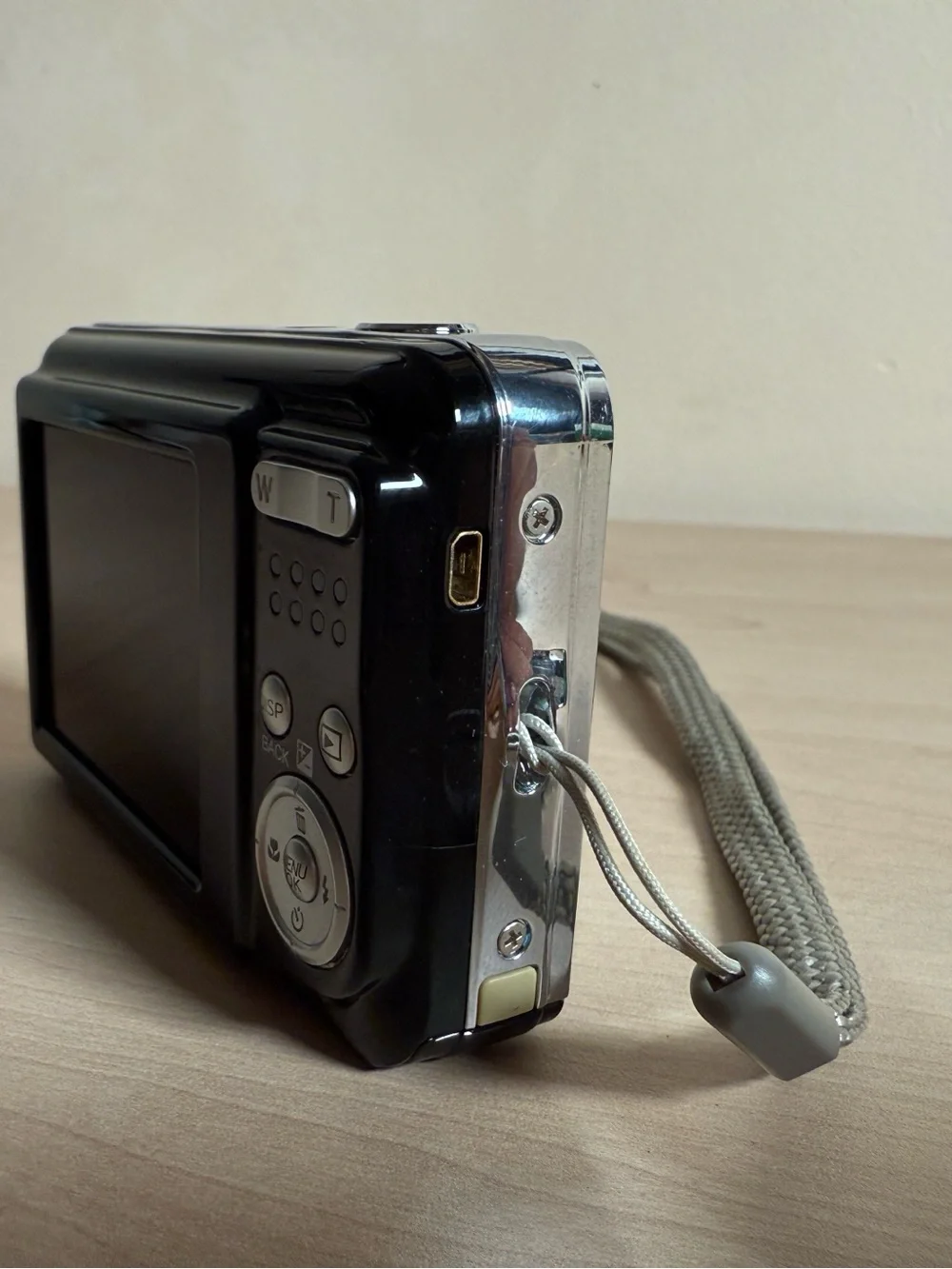 FujiFilm FinePix AX655 16MP Digital Point and Shoot Camera w/5x Optical Zoom